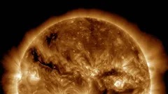 Quattro potenti eruzioni solari in due giorni: il Sole potrebbe disturbare i segnali e la navigazione?